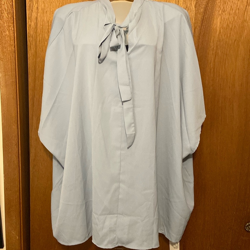 Flowing Polyspandex Tunic with  bow NWT